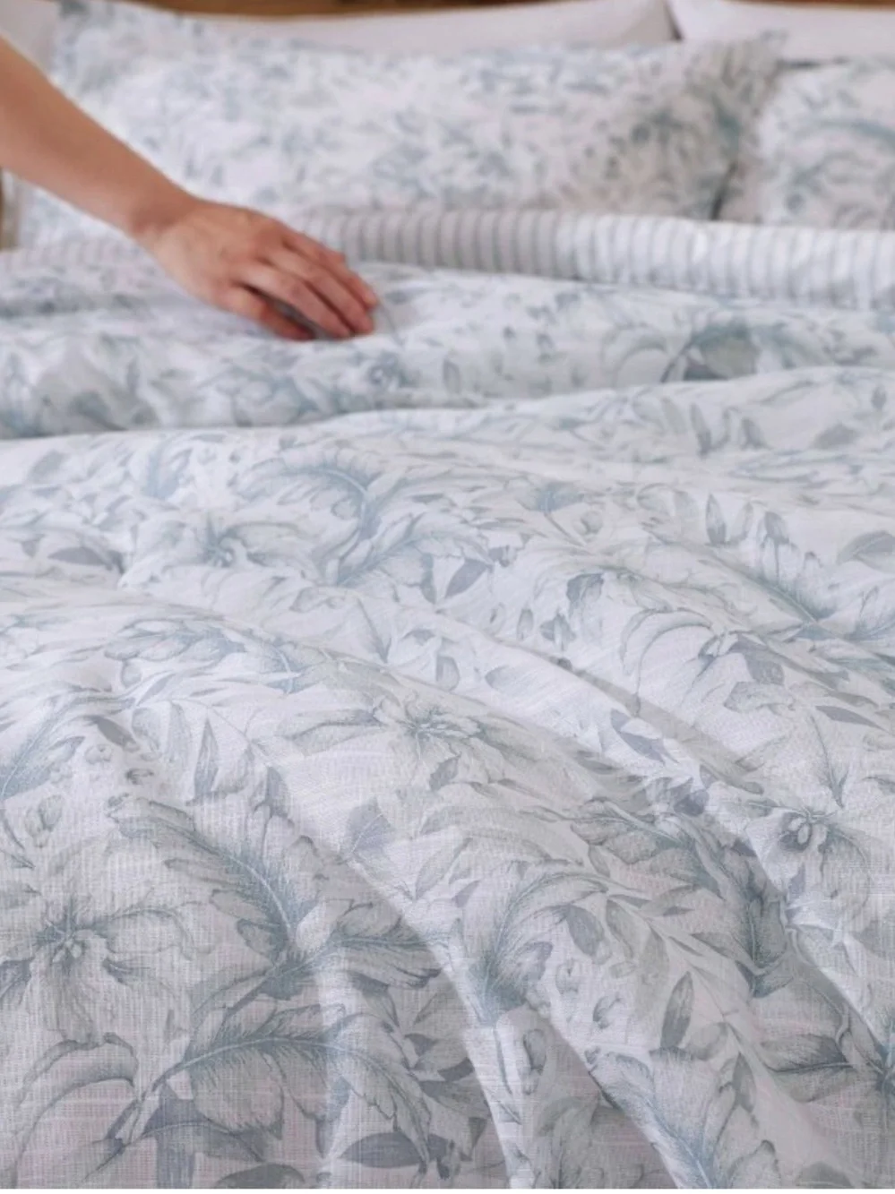 TOMMY BAHAMA NWT 3pc Full/ Queen Orchid Bay Comforter Bedding Set -blue